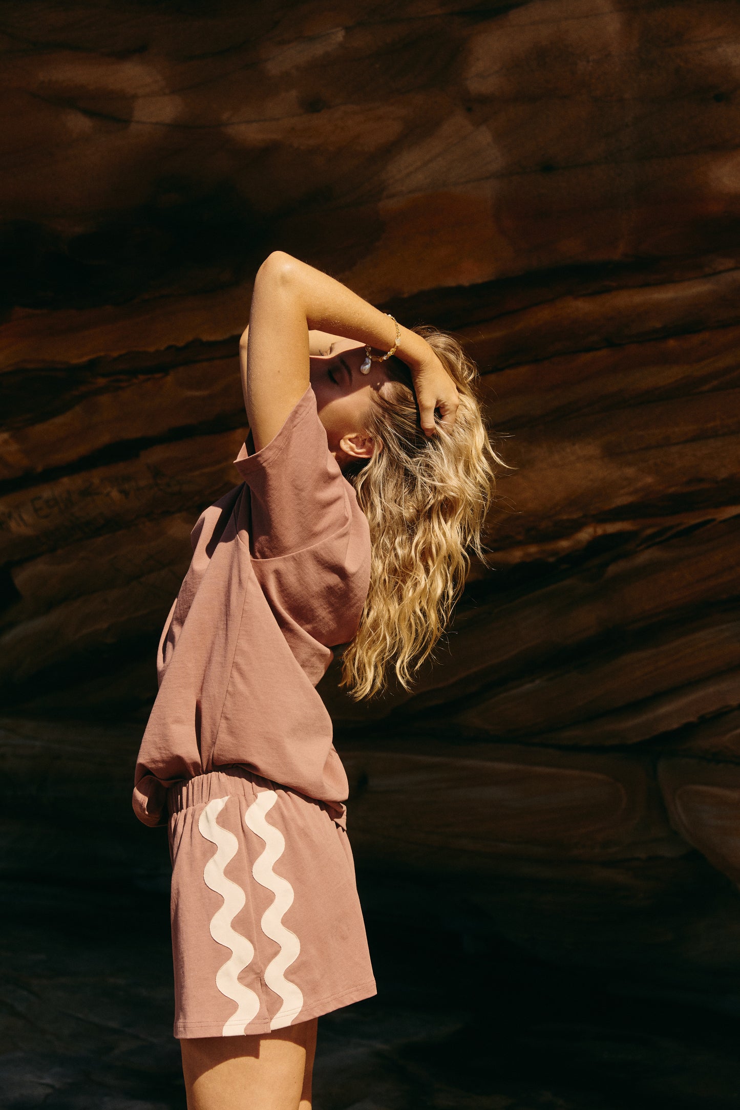 Indigo & Wolfe Dune Run Tee / Brown